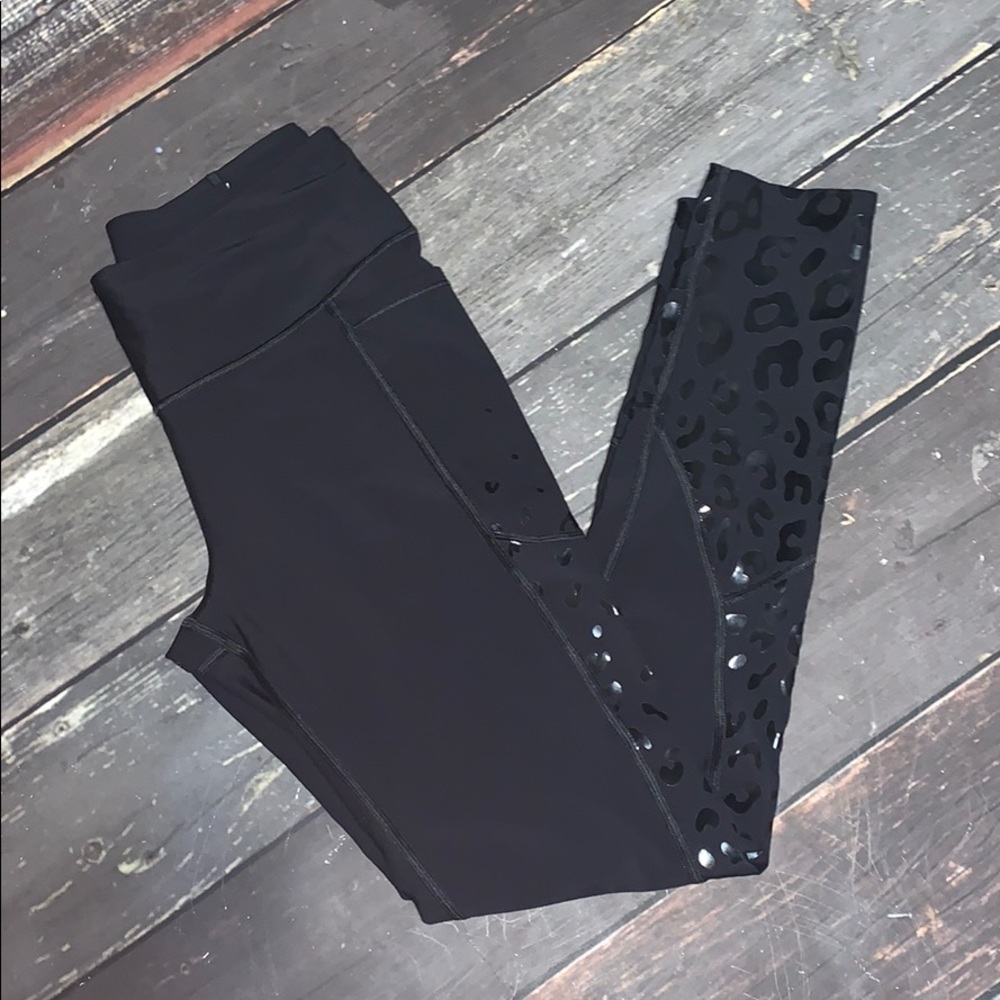 Victoria’s Secret Sport total knockout tight M